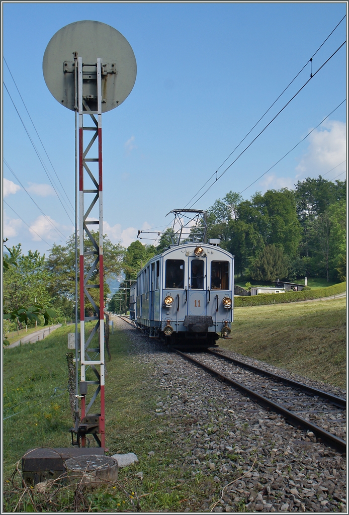 BLONAY-CHAMBY PINGSTFESTIVAL 2015:Der MOB BCFe 4/4 N�11 erreicht Chaulin.
25. Mai 2015