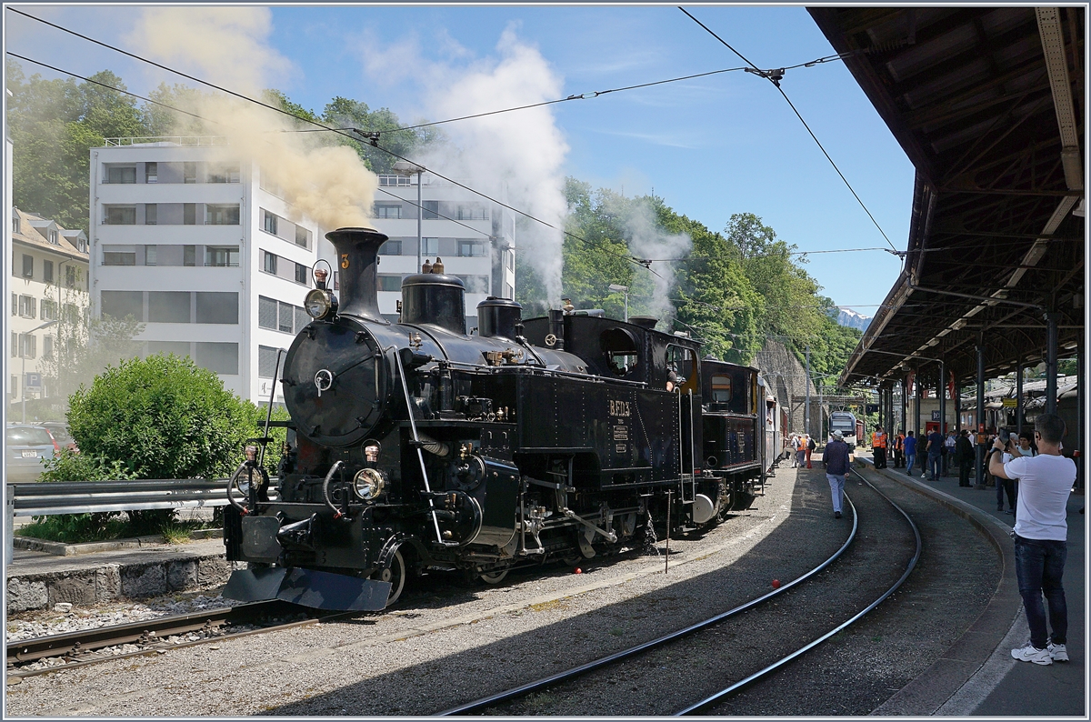 Blonay-Chamby Schweizer Dampffestival 2019: Die HG 3/4 N° 3 und die JS/BAM G 3/3 N°6 warten mit ihrem Extra-Anschlusszug (SNCF 141R568) in Vevey auf die Abfahrt.

8. Juni 2019