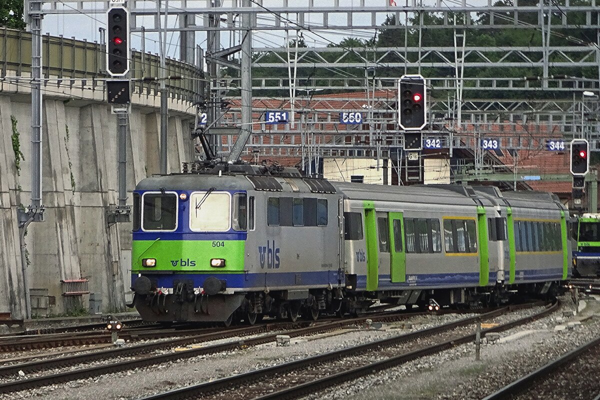 BLS 504 treft mit ein RE am 27 Mai 2019 in Spiez ein und soll als RE nach Zweisimen fahren.