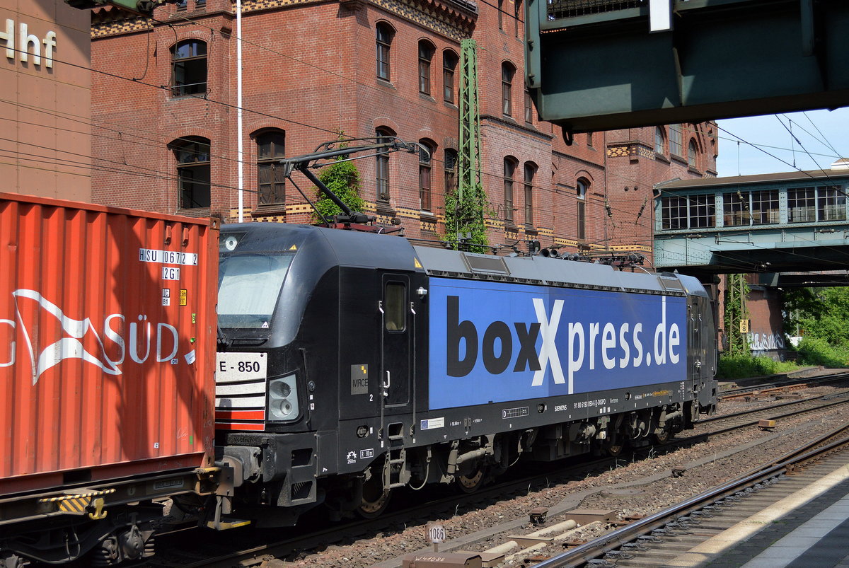 boxXpress.de GmbH mit der MRCE Vectron X4 E - 850/193 850-5 [NVR-Number: 91 80 6193 850-5 D-DISPO, Siemens Bj.2013] mit Containerzug Einfahrt Hamburger Hafen am 20.06.17 Bf. Hamburg-Harburg.