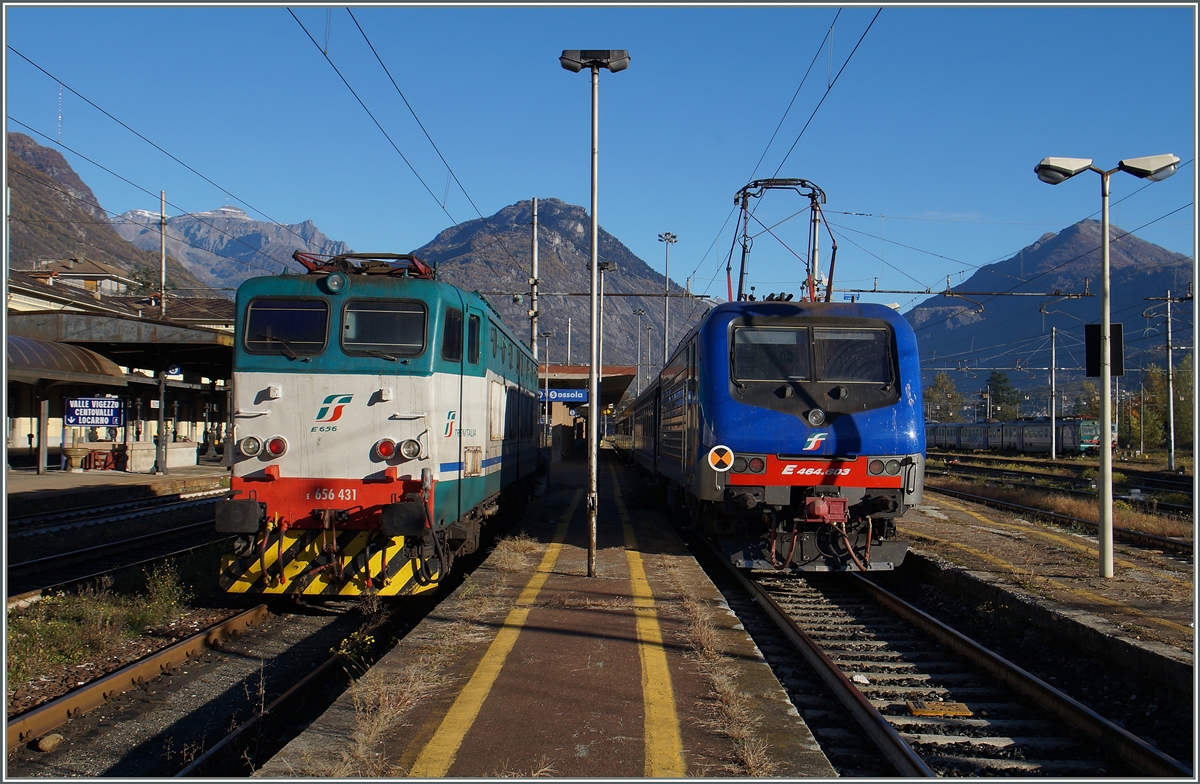 Bunte FS: E 656 431 und E 464 063 in Domodossola.
26. Okt. 2015