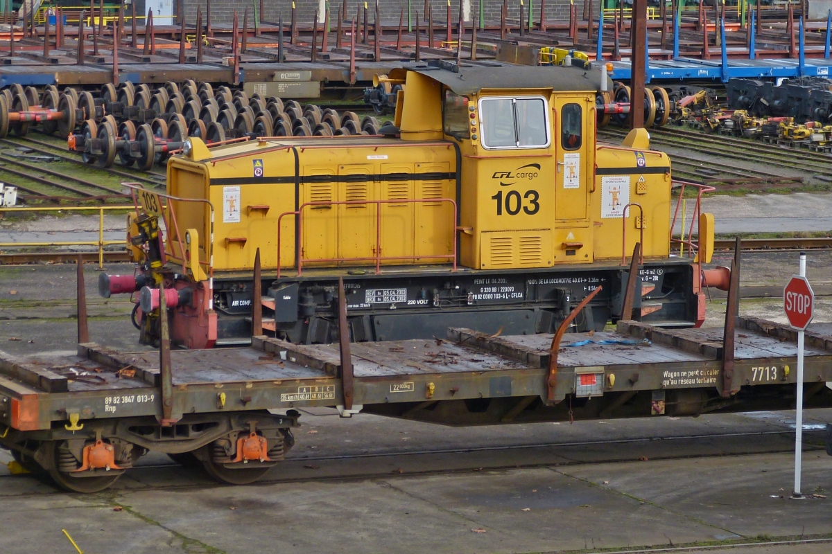 CFL 103, Mak G 320 B, Baunr. 220093, Bj 1971, L 8540 mm, B 3000 mm, auf dem Gel�nde von Arcelor Mittal in Esch Belval, aufgenommen vom V�lodukt. 01.2023 