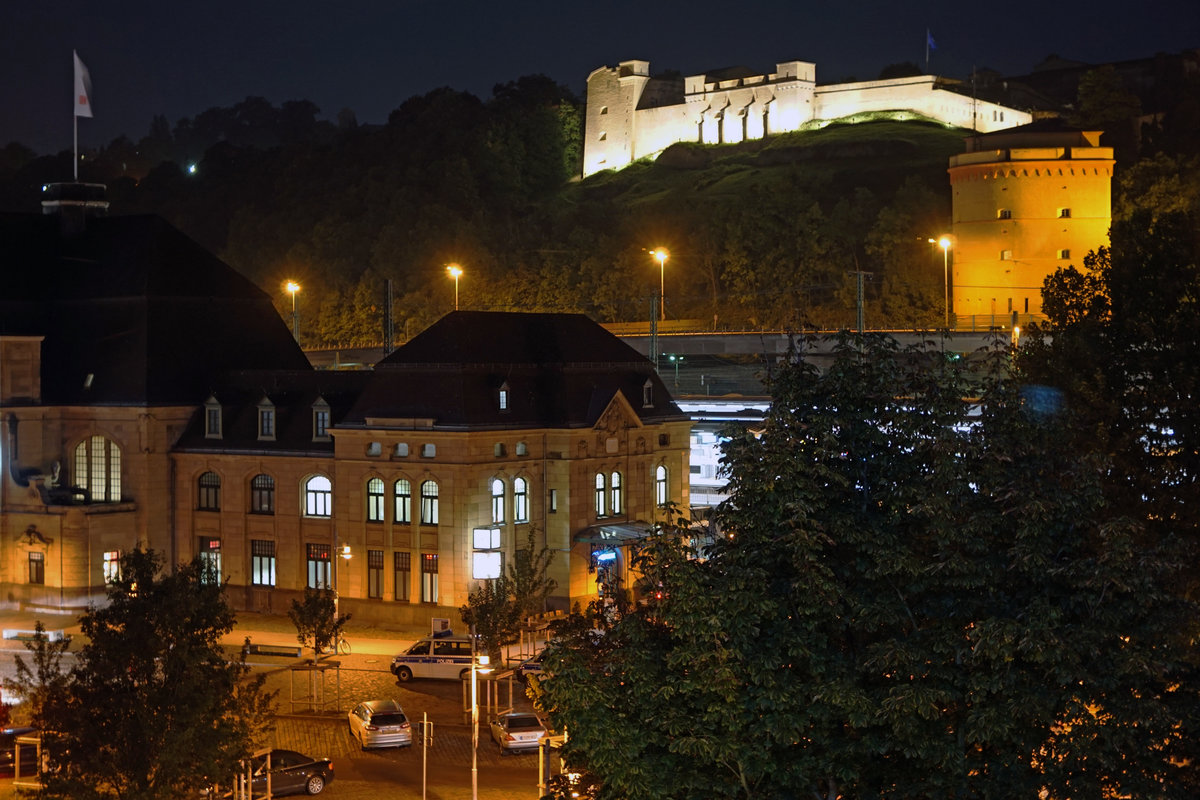 DB: BAHNALLTAG.
Koblenz Hbf vom 22. September 2017.
 Am fr�hen Morgen ist die Welt noch in Ordnung 
Foto: Walter Ruetsch 