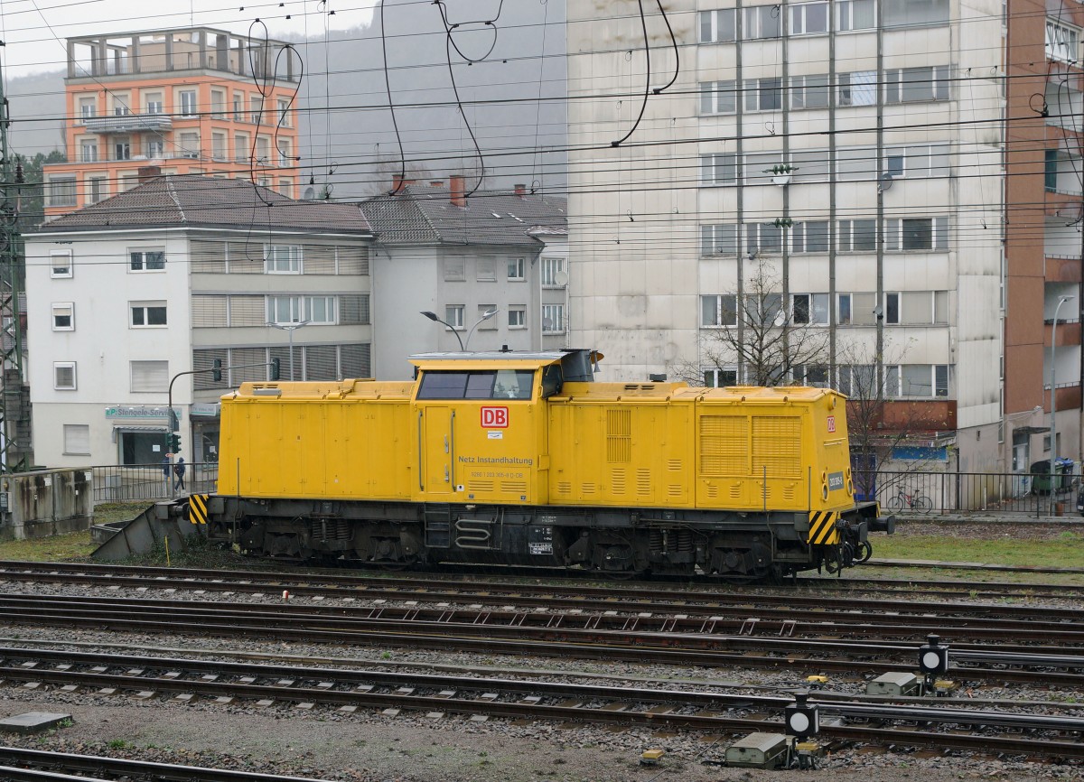 DB: Die 9280 1 203 305-8 D-DB der Netzinstandhaltung stand am 20. November 2015 in Singen im Regen.
Foto: Walter Ruetsch