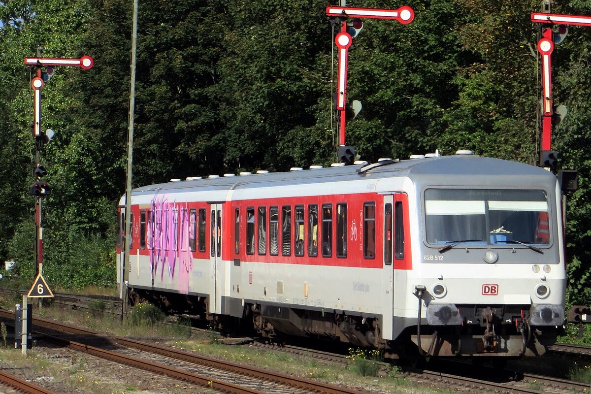 DB Fernverkehr 628 512 treft am 20 September 2020 in Niebüll ein.