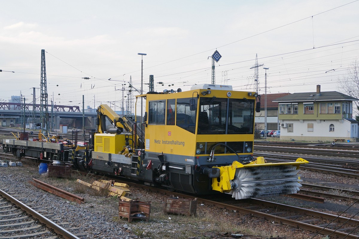 DB Netz AG: ROBEL Nr. 97 17 56 008 17-5 der DB Netz AG in Weil am Rhein am 6. Februar 2015. 
Foto: Walter Ruetsch