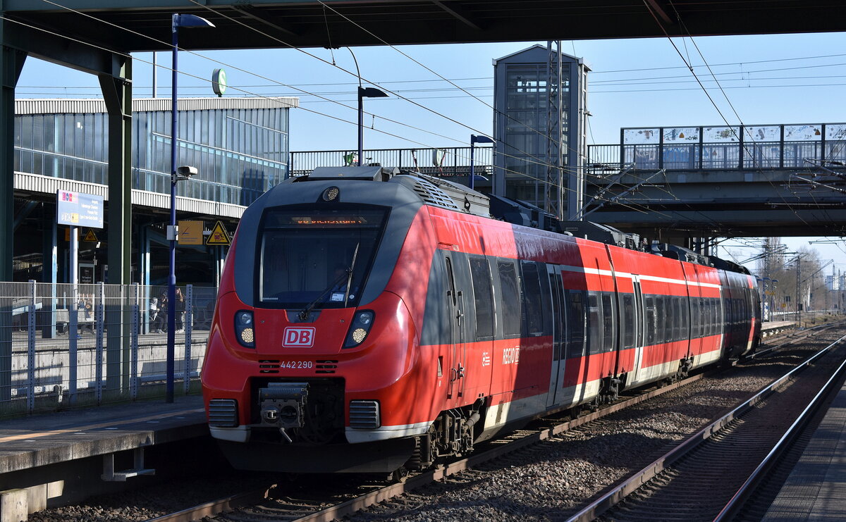 DB Regio AG - Region Nordost, Fahrzeugnutzer: Regionalbereich Berlin/Brandenburg, Potsdam mit ihrer  442 290  (NVR:  94 80 0442 290-3 D-DB.... ) auf Dienstfahrt am 07.03.25 Durchfahrt Bahnhof Berlin Hohenschönhausen.