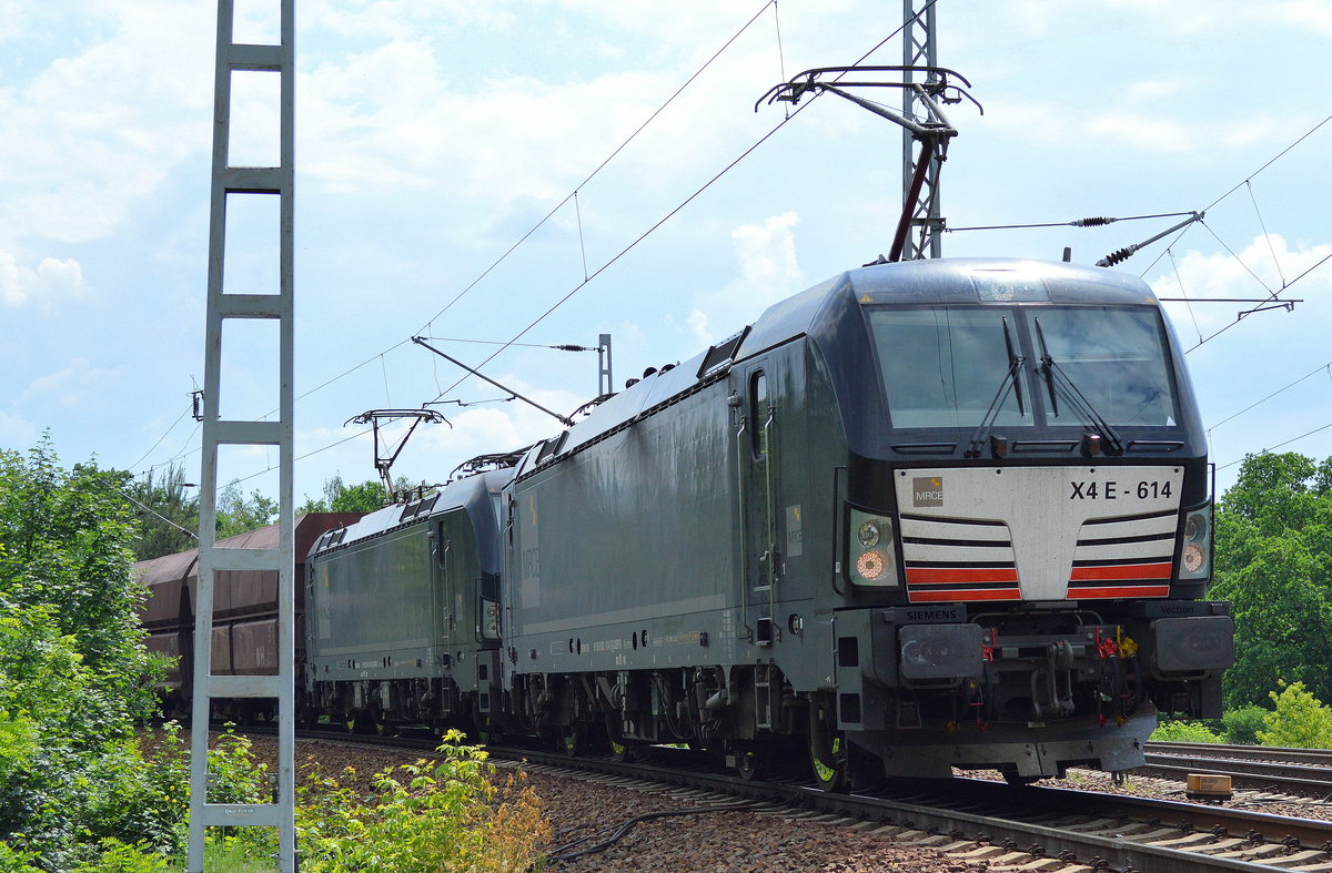 DB Schenker Rail mit Erzzug (leer) mit X4 E - 614 + X4 E - 612 am 02.06.16 Berlin-Wuhlheide.