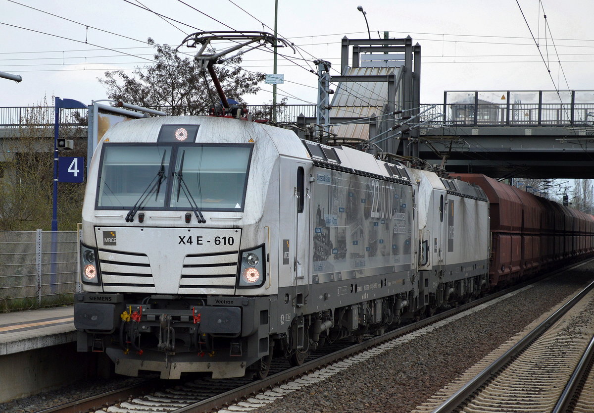 DB Schenker Rail mit den MRCE Vectron X4 E - 610 + X4 E - 611 und Erzzug am 06.04.16 Berlin-Hohenschönhausen.