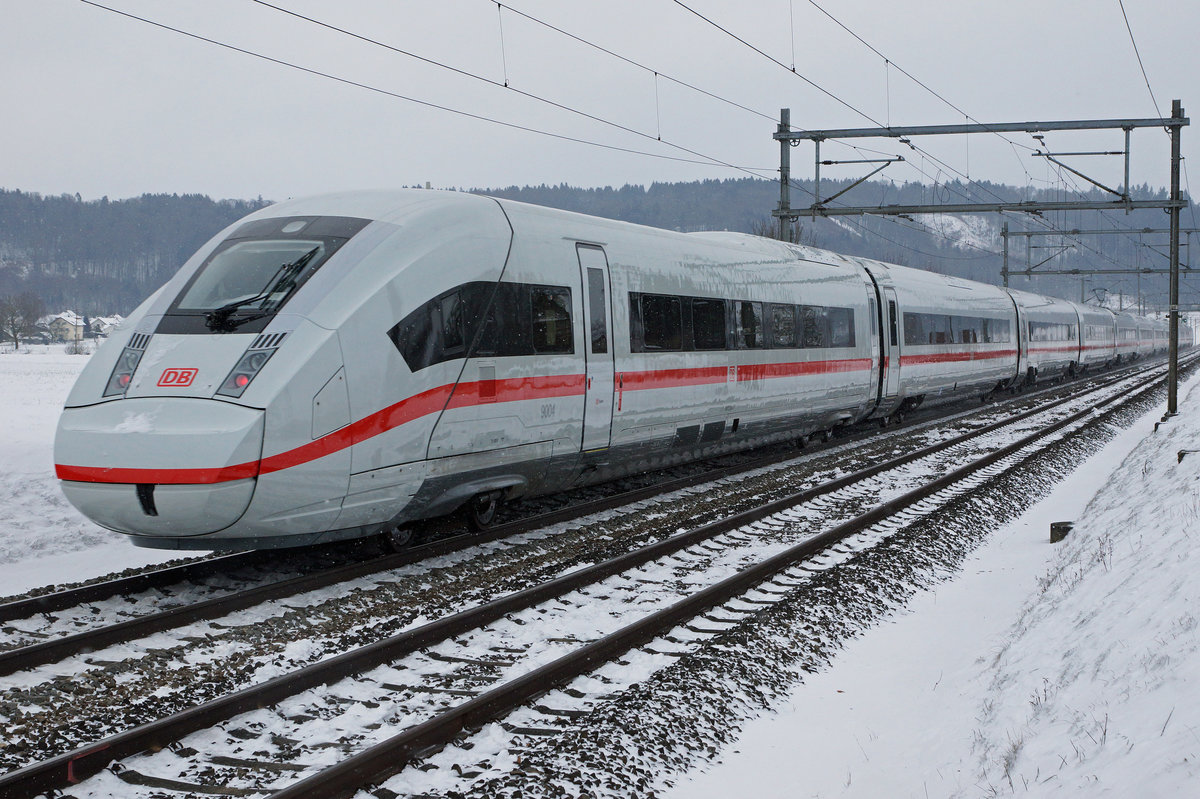 DB/SBB: Der neue ICE 4 auf der auf der alten Stammstrecke bei Bettenhausen unterwegs am 17. Januar 2017.
Foto: Walter Ruetsch