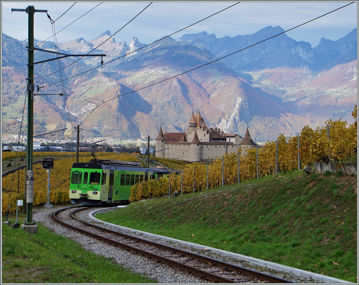 Der ASD BDe 4/4 402 hat mit seinem Bt oberhalb von Aigle seinem Ziel schon fast erreicht.
3. Nov. 2014