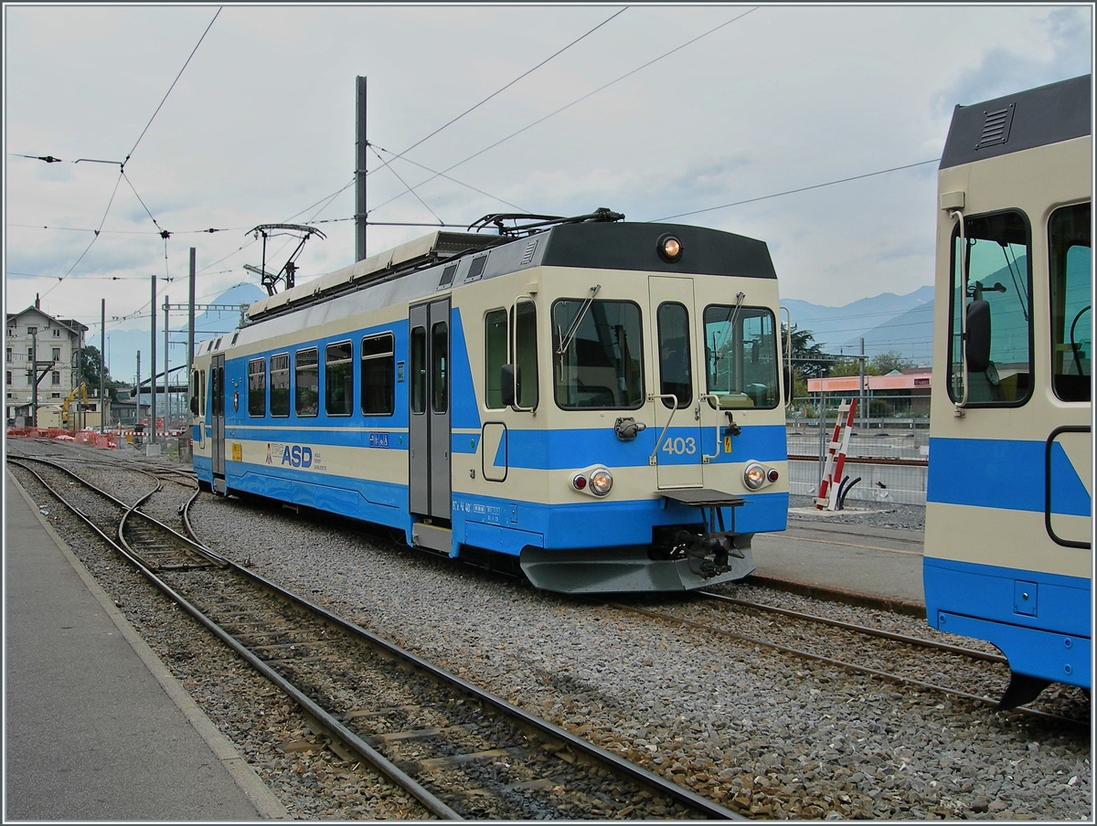 Der ASD BDe 4/4 403 rangiert in Aigle im  alten  Schmalspurbahnhof. 

14. Sept. 2006