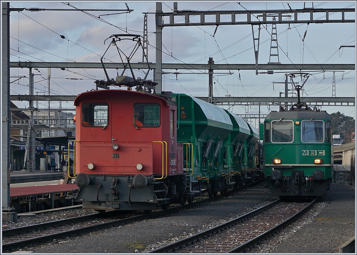Der BAM MBC Te III 147 zieht nun den leeren Güterzug auf das Ausziehgleis zurück, wo ihn dan später die Re 4/4 II (UIC 91 85 4420 506 8 CH MBC) übernehmen wird. 
22. Feb. 2017