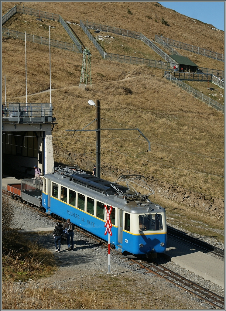 Der Bhe 2/4 204 auf dem Rochers de Naye.
25. Okt. 2012