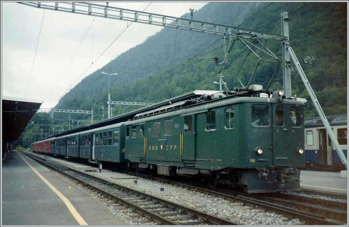 Der Br�nigbahn Deh 4/6 im September 1992 in Interlaken Ost.
(Scann)