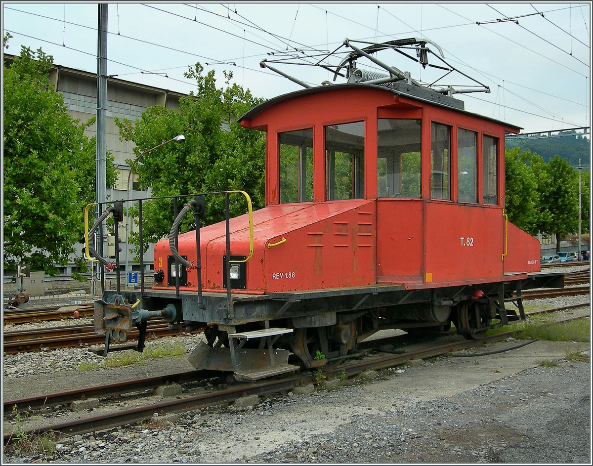 Der etwas heruntergekommene, aber zwischenzeitlich revidiete CEV Te 2/2 82 in Vevey. 
9. Sept. 2006
