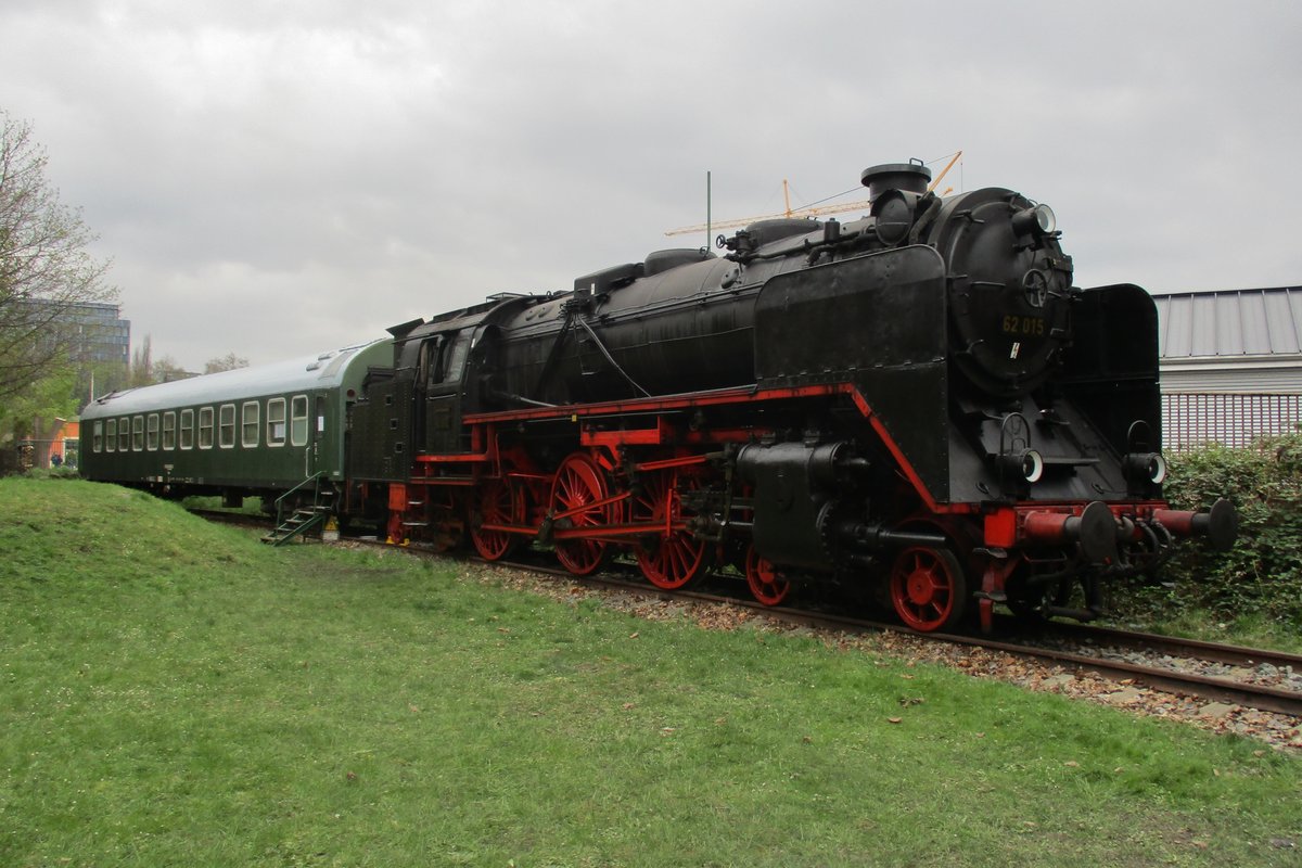 Der Kleine 01, 62 015, steht am 8 April 2017 in Dresden-Altstadt. 