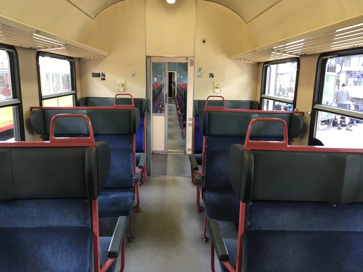 Der letzte aktive n Wagen im Hannover Blau Design gehört dem BW Ludwigshafen /RH und hat eine 2. Verlängerung bis 21.09.17 bekommen.

Ich habe ihn am 06.06.17 getroffen in der RB Karlsruhe - Mannheim.