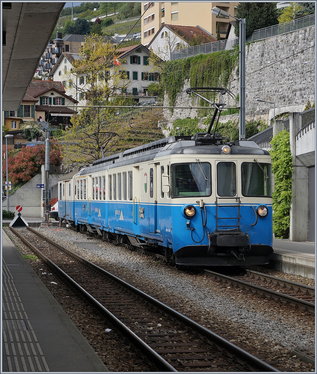 Der MOB ABDe 8/8 4002 VAUD in Montreux.
17. April 2017