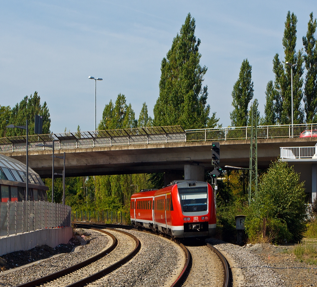Der  RegioSwinger  Dieseltriebwagen mit Neigetechnik 612 139 / 639 der DB Regio f�hrt am 21.08.2013 als RE 25  Lahntalexpress  (Gie�en – Wetzlar – Limburg/Lahn – Koblenz Hbf vom Bahnhof Wetzlar weiter in Richtung Koblenz.