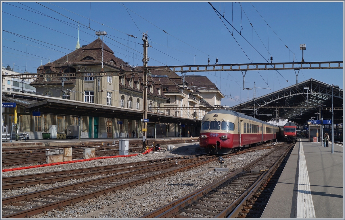 Der SBB RAe TEE II 1053 verlässt Lausanne. 

31. März 2019