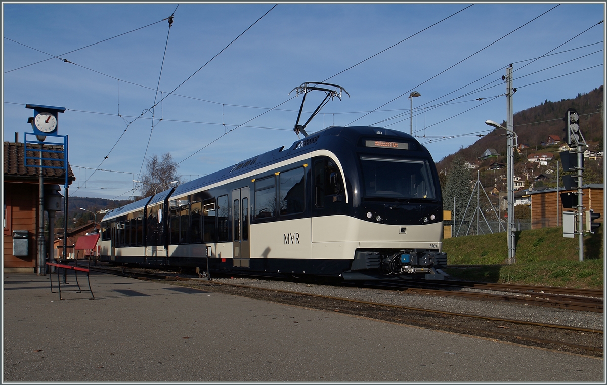 Der SURF (S�rie Unifi�e Romande pour R�seau Ferr� m�trique) ABeh 2/6 7501 ist nicht etwa ein Neuzugang der B-C, sondern wir in gut einer Stunde in St- L�gier eingeweiht.
11. Dez. 2015