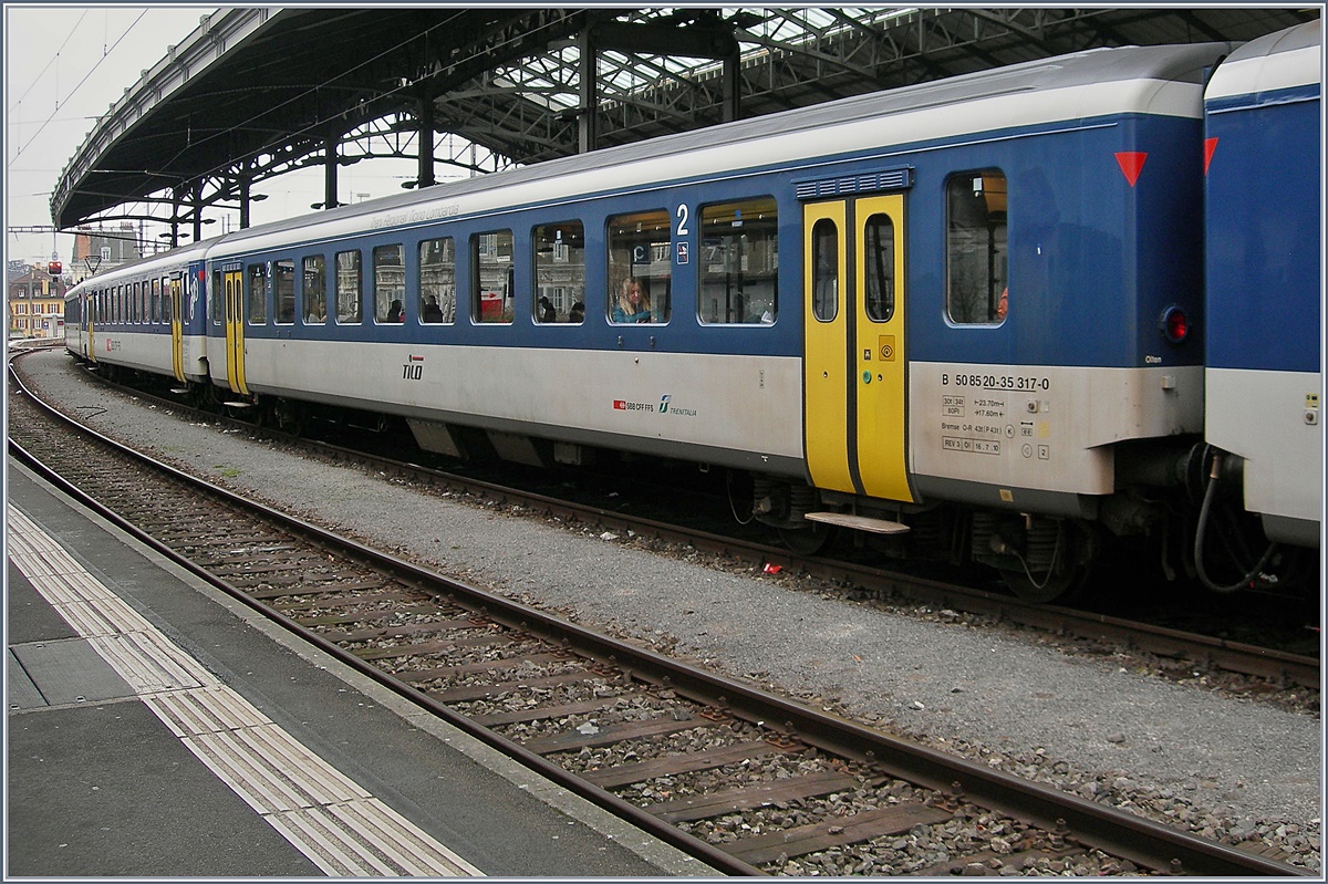Der  TILO  B 50 85 20 35 317-0 in Lausanne.
09. Jan. 2017