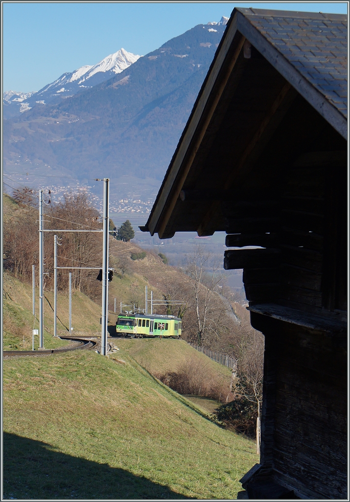 Der TPC AOMC Bhe 4/8 592 erreicht in wenigen Minuten den Halt Chemex. 

7. Jan. 2015