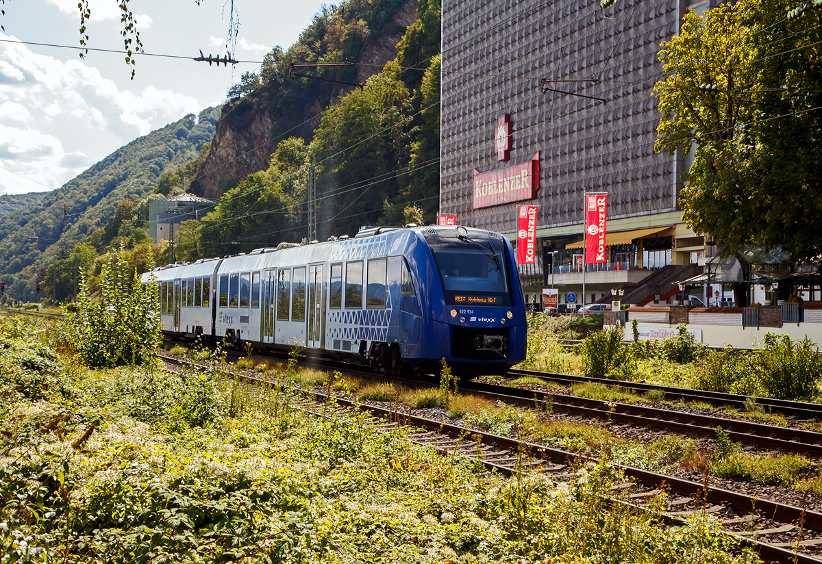 Der vlexx 622 934 ein Dieseltriebwagen vom Typ Alstom Coradia LINT 54 fährt am 02.09.2020, als RE 17 (Kaiserslautern - Bad Kreuznach – Bingen – Koblenz Hbf), durch Koblenz-Oberwerth und erreicht bald den Zielbahnhof Koblenz Hbf. 

Rechts die Koblenzer Brauerei (früher Königsbacher Brauerei).
