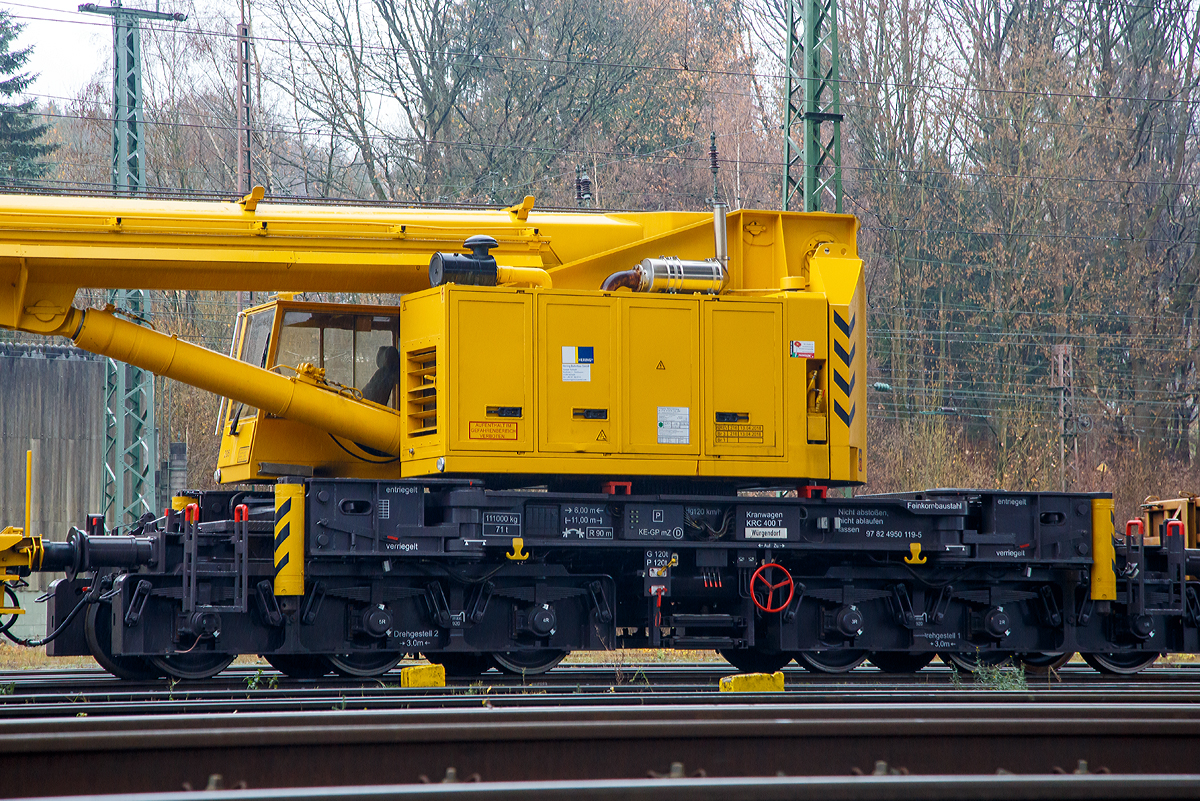 
Detailbild von dem
KIROW 50t-Gleisbauschienenkran MULTI TASKER KRC 400 T der Hering Bau (Burbach), Schweres Nebenfahrzeug Nr. 97 82 4950 119-5 D-HGUI, abgestellt am 24.11.2018 in Kreuztal. 
