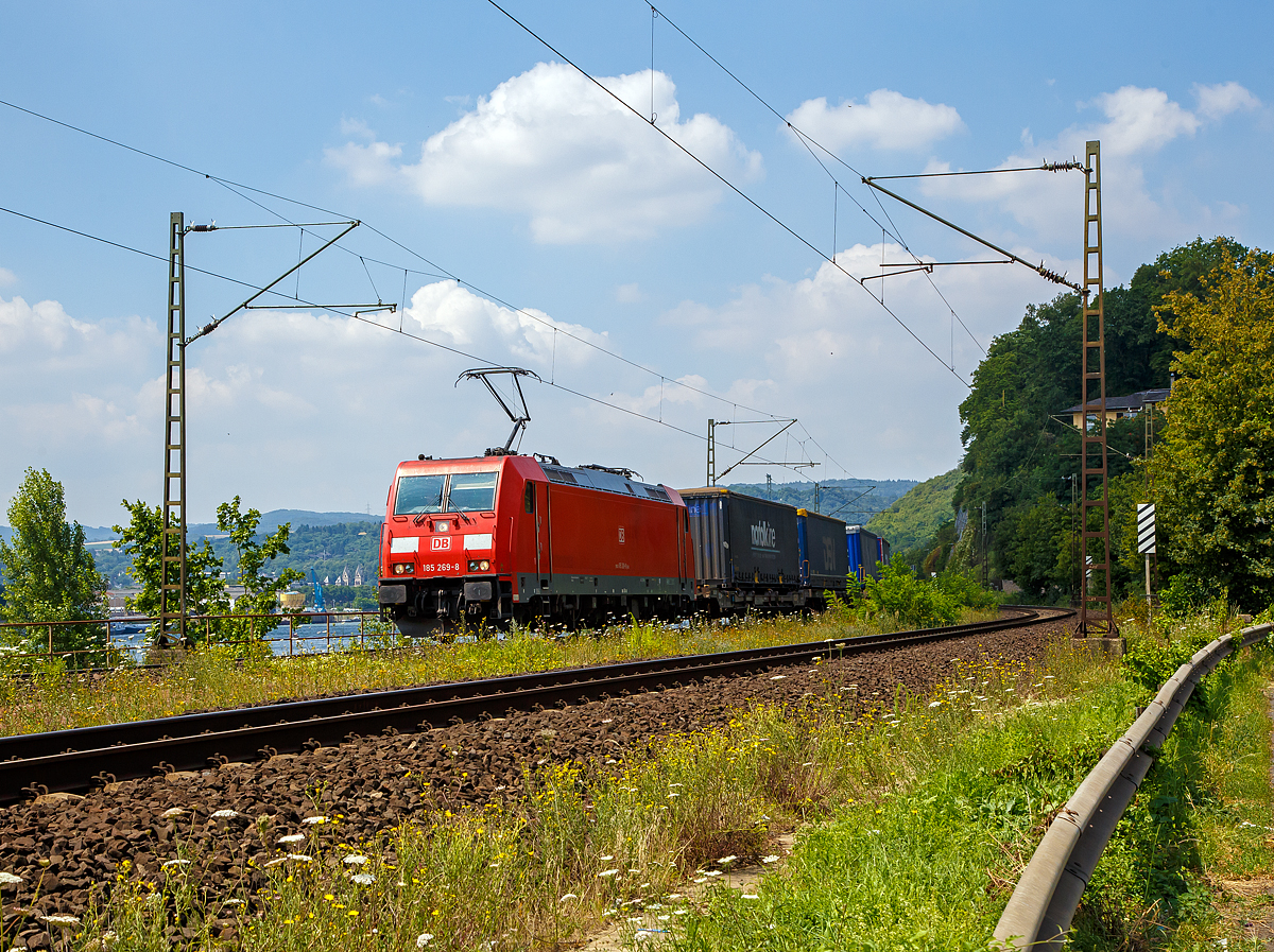 
Die 185 269-8 (91 80 6185 269-8 D-DB) der der DB Cargo fährt am 07.07.2018 mit einem Containerzug durch Neuwied-Feldkirchen in Richtung Süden.  

Die TRAXX F140 AC2 wurde 2006 von Bombardier unter der Fabriknummer 34123 gebaut