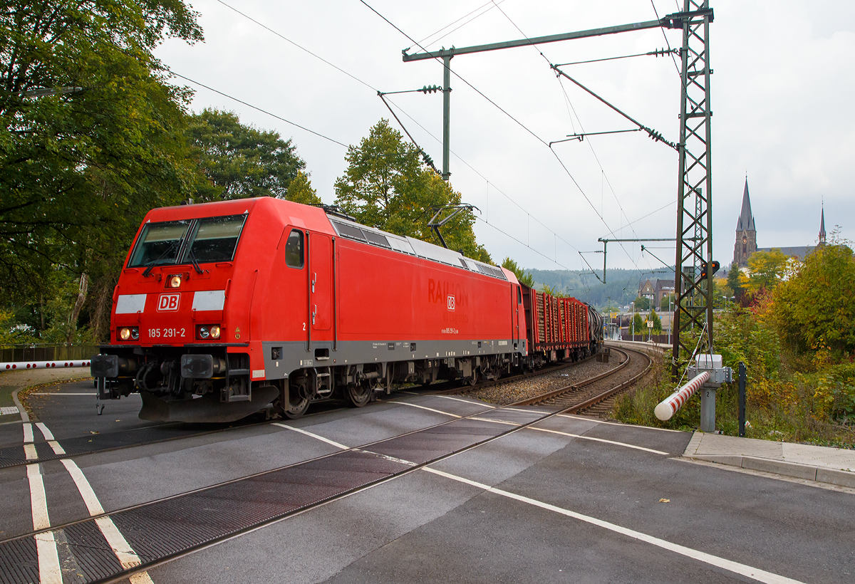 Die 185 291-2 (  91 80 6185 291-2 D-DB) der DB Cargo Deutschland AG f�hrt am 23.09.2017 mit einem gem. G�terzug durch Kirchen an der Sieg in Richtung K�ln.