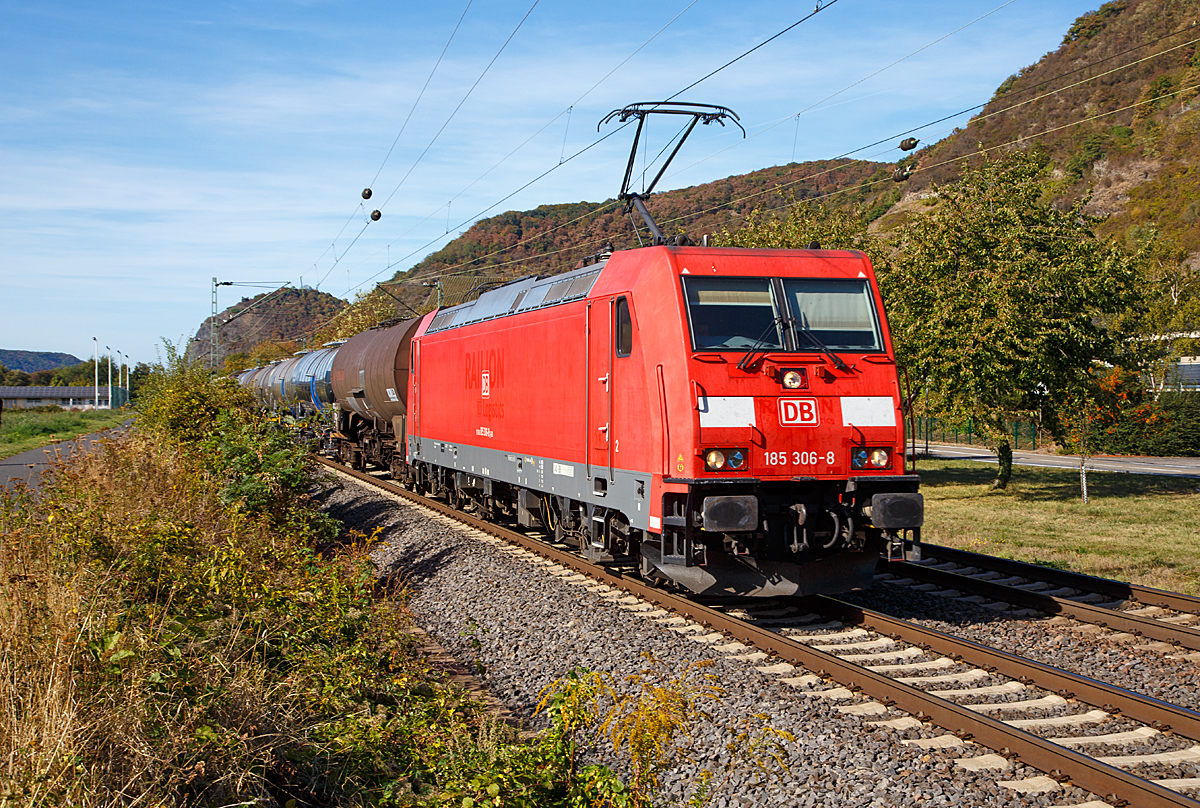 
Die 185 306-8 (91 80 6185 306-8 D-DB) der DB Cargo AG fährt am 29.09.2018 mit einem Kesselwagenzug durch Leutesdorf (Rhein) in Richtung Süden.