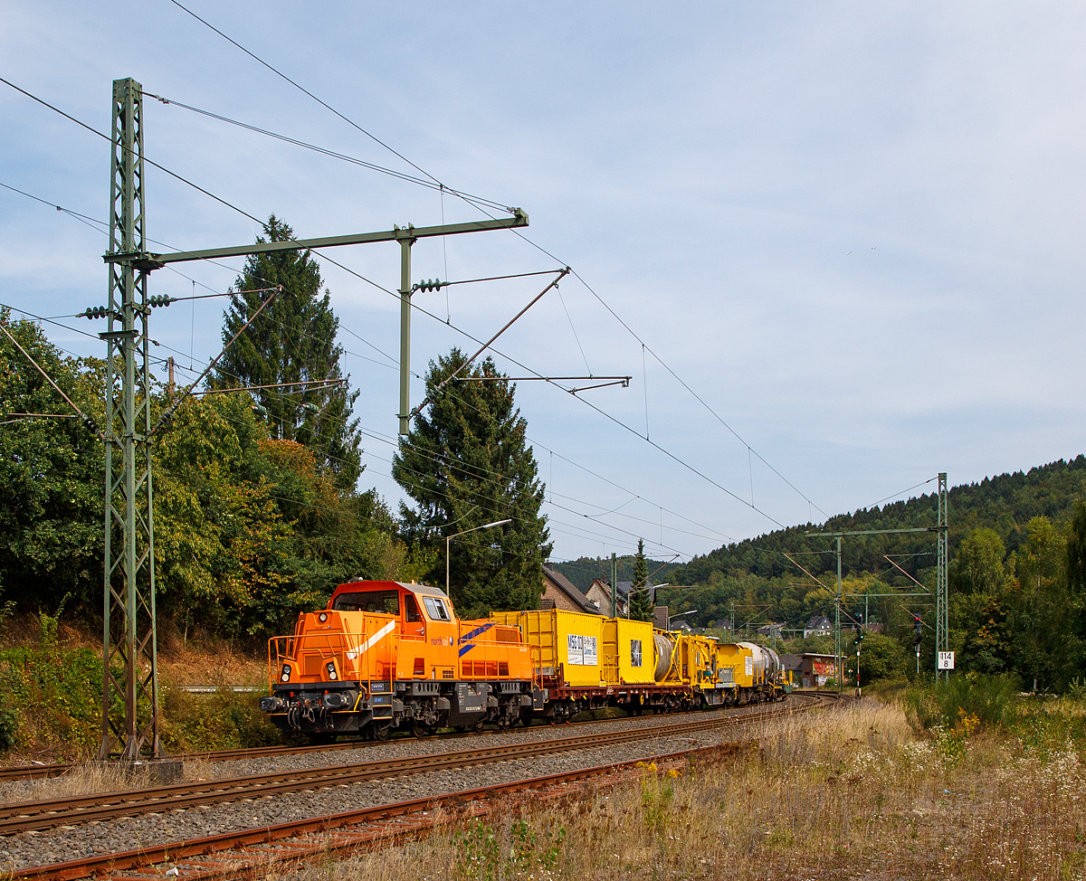 Die 261 310-7 (92 80 1261 310-7 D-NRAIL) eine Voith Gravita 10 BB der northrail f�hrt am 03.09.2016 mit dem MSG 02 Mobile Sp�leinrichtung f�r Gleisentw�sserungsanlagen der Ba-Be-D Daimer GmbH durch Mudersbach/Sieg in Richtung K�ln.