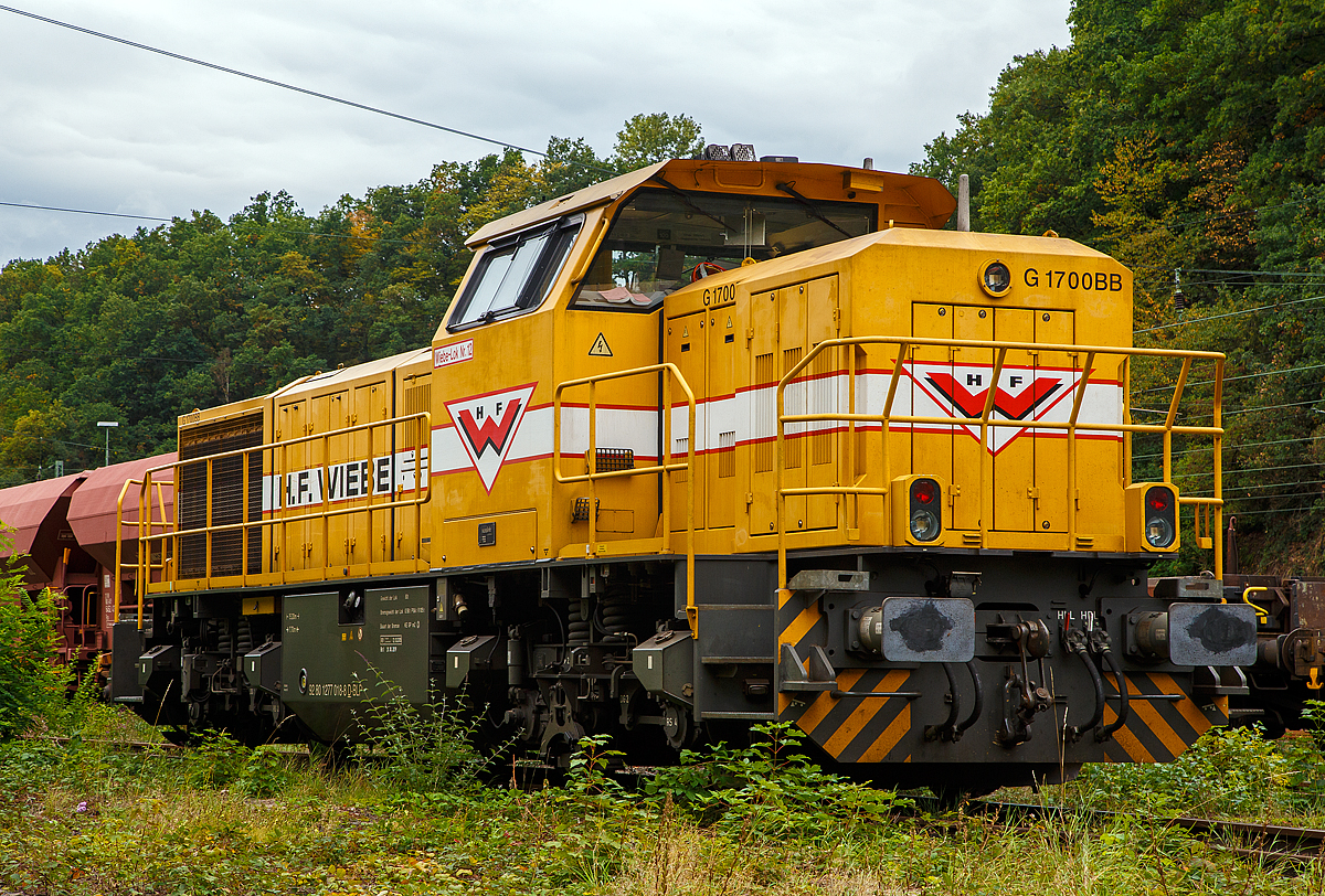 
Die 277 018-8 bzw. Wiebe-Lok Nr. 12 (92 80 1277 018-8 D-BLP) der BLP Wiebe Logistik GmbH steht 21.09.2020 in Betzdorf (Sieg).

Die Vossloh MaK G 1700 BB wurde 2001 von Vossloh in Kiel 2007 unter der Fabriknummer 5001679 gebaut und an die BLP Wiebe Logistik GmbH geliefert.