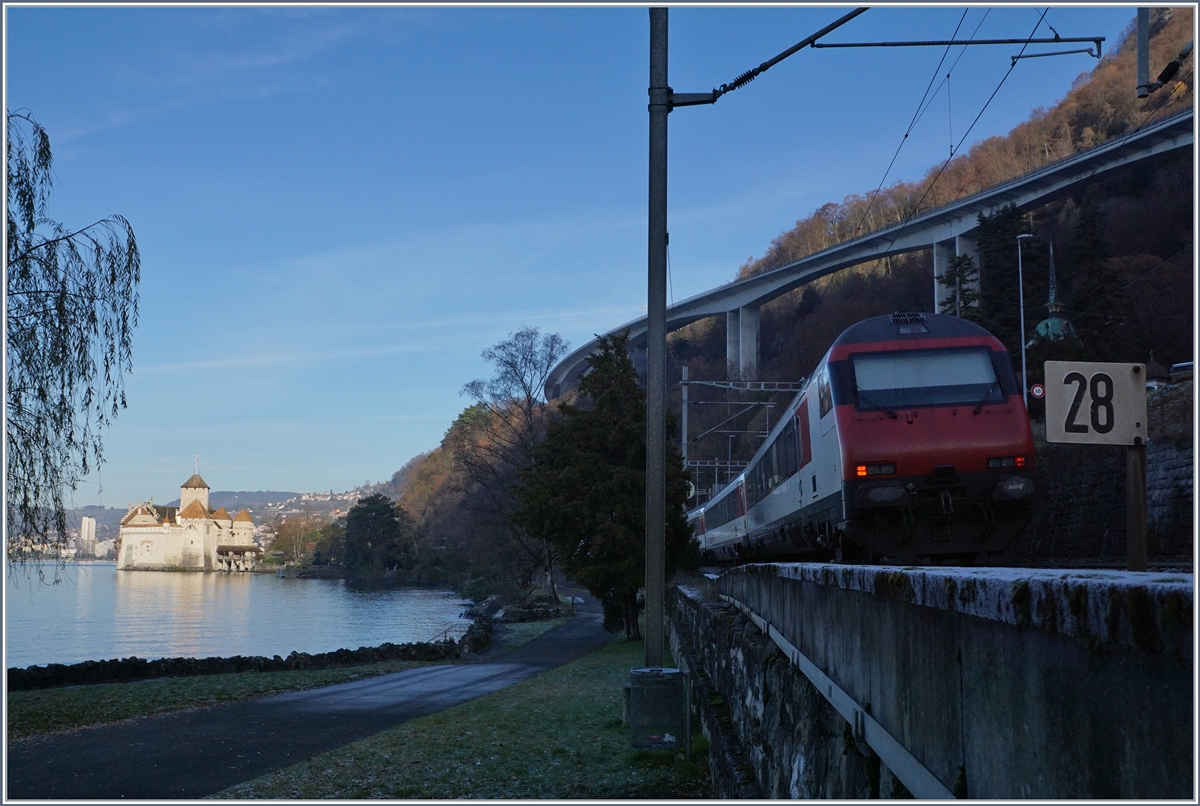 Die Bahn beim Château de Chillon auf eine etwas andere Art. 
6. Dez. 2016