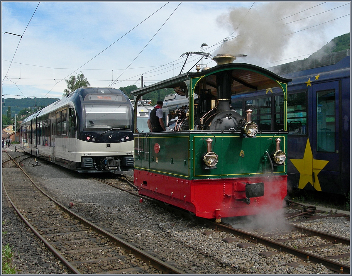 Die bei der Ferrovie Padane 1900 in Betreib genomme Kastendampflok G 2/2 N§ 4 dampft heute bei der B-C, und dies, wie dieses Bild zeigt nicht nur am Wocheende.
Blonay, den 9. Juni 2017 