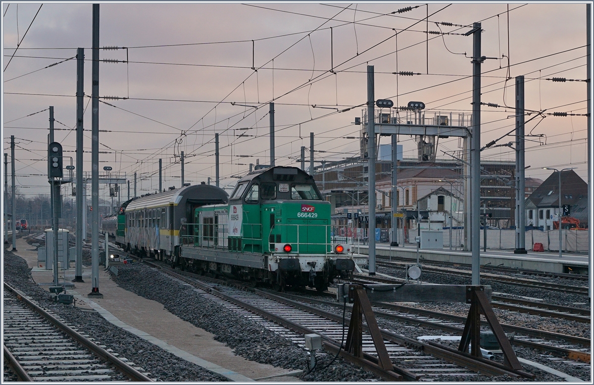 Die beiden SNCF Infra Diesellok BB 66 401 und 429 in Annemasse. 

21. Jan. 2020