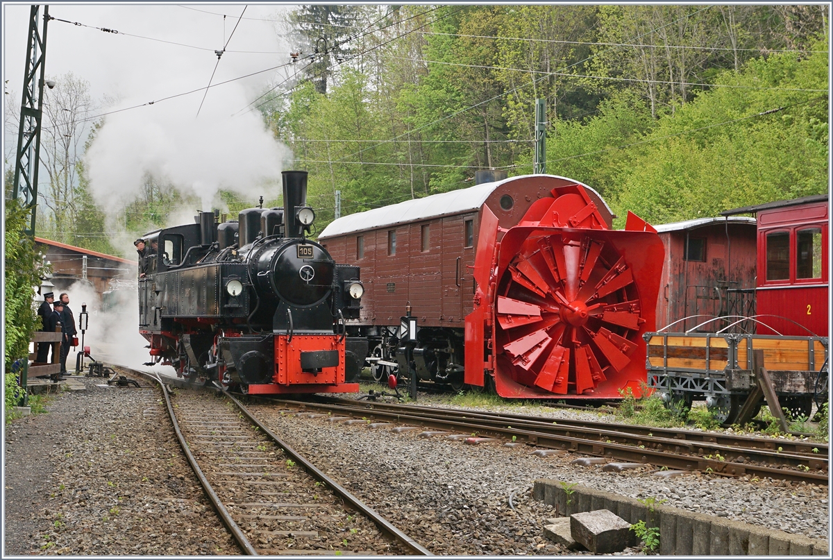 Die Blonay-Chamby Bahn G 2x 2/2 105 beim Rangieren in Chaulin.

18. Mai 2019