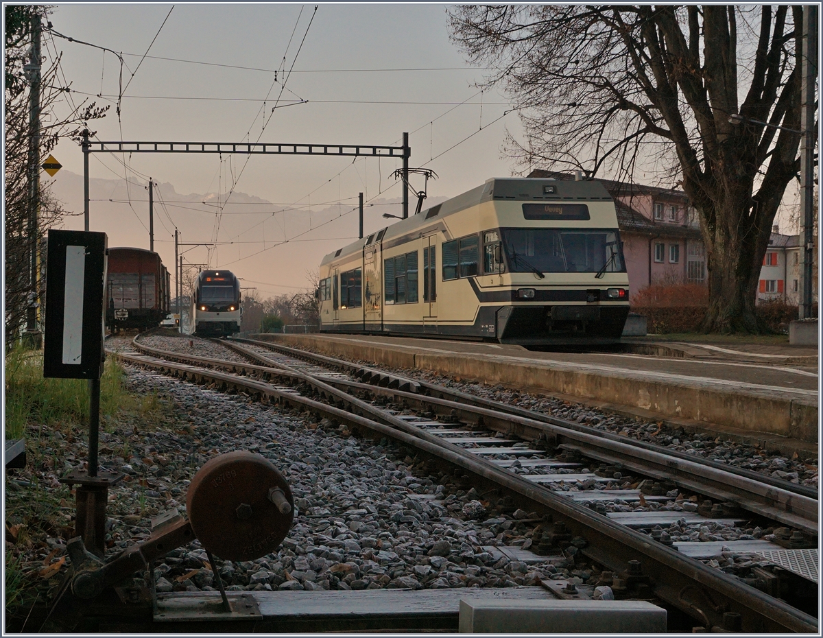 Die CEV MVR GTW Be 2/6 7001 - 7004 haben zusammen 1 000 000 Kilometer!
Hier wartet der Be 2/6 7001 in St-Légier auf den Gegenzug.
14. Dez. 2016