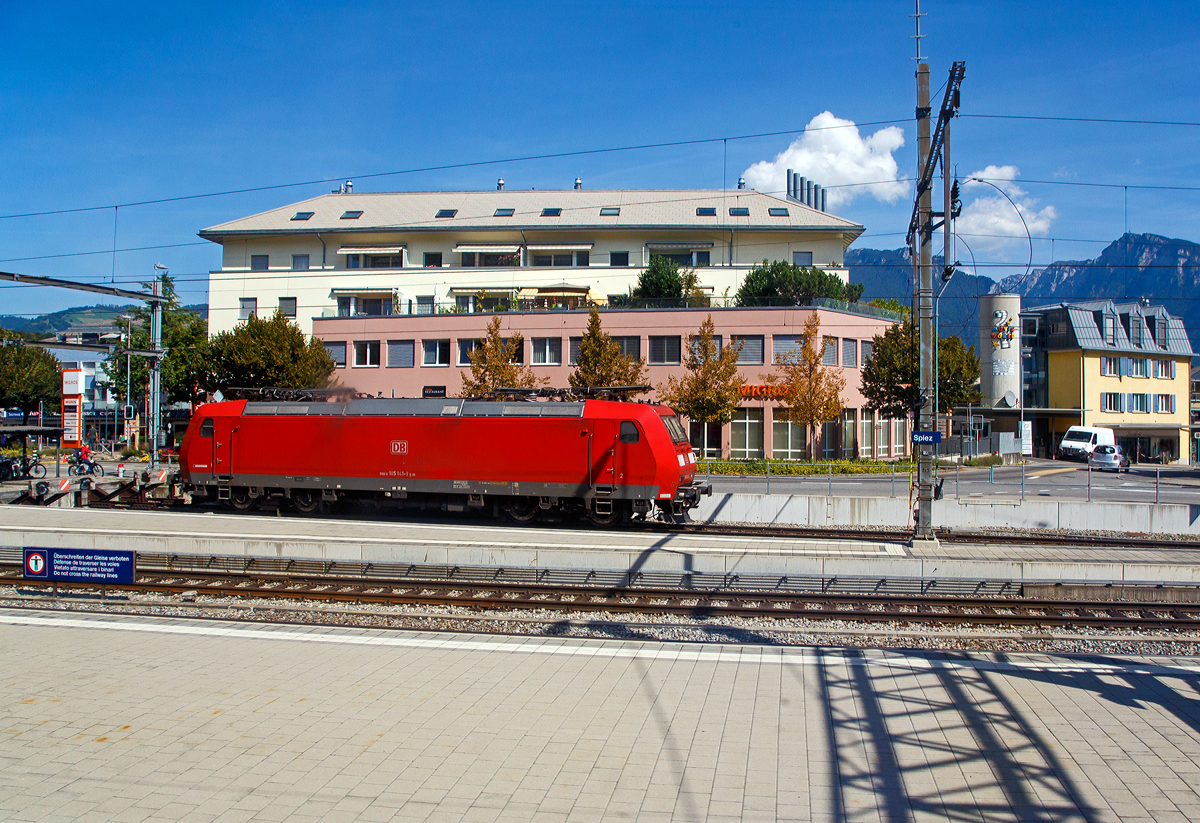 Die DB Cargo 185 141-9 (91 80 6185 141-9 D-DB) ist am 08.09.2021 beim Bahnhof Spiez abgestellt.

Die Lok wurde 2003 von Bombardier in Kassel unter der Fabriknummer 33602 gebaut. Sie hat die Zulassung für Deutschland und die Schweiz.
