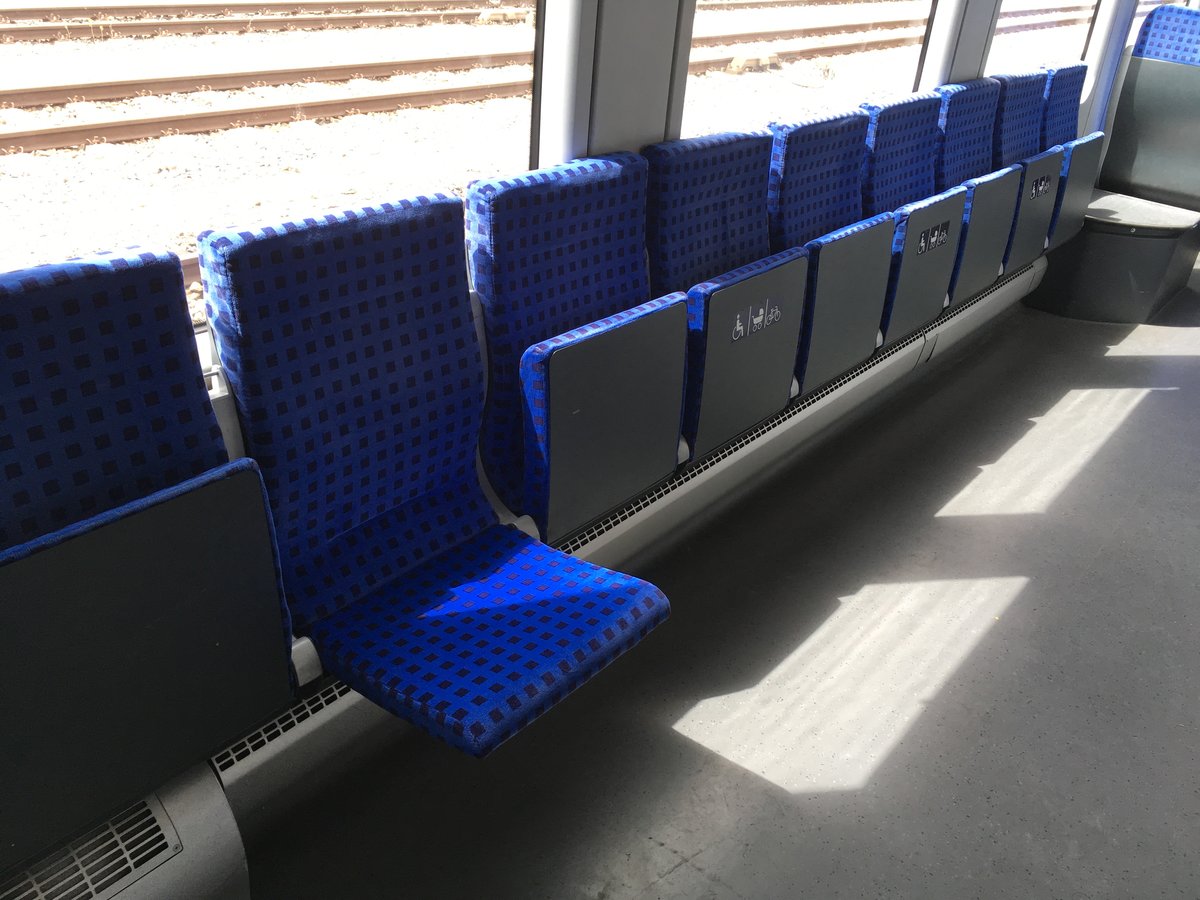 Die Inneneinrichtung eines 642 wie er auf der Rb Ulm - Memmingen anzutreffen ist. 

Juli 2017