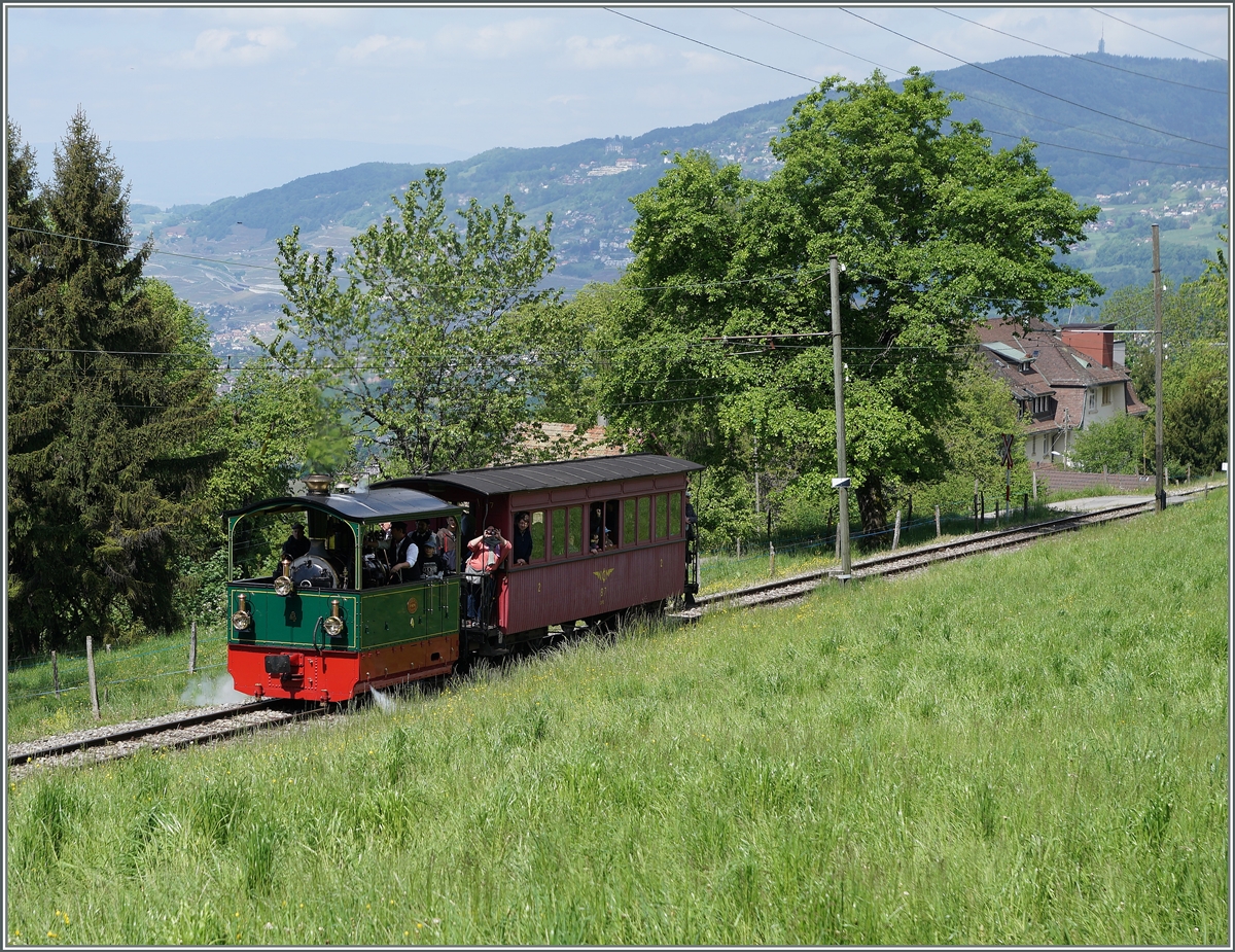 Die kleine G 2/2 Tramlok N° 4 erreicht Chaulin.
15. Mai 2016