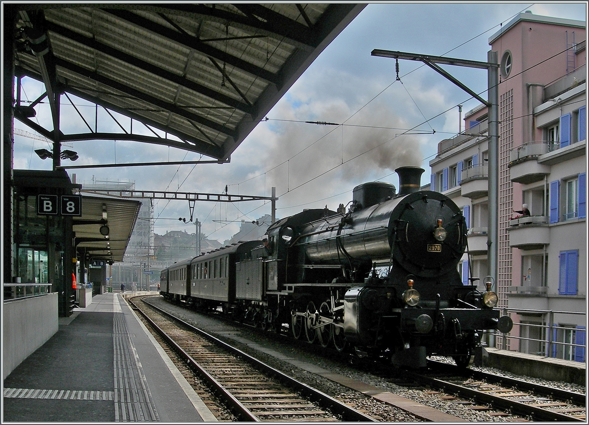 Die mächtige C 5/6 2978  Elefant  mit einem Extrazug in Lausanne.
2. Sept. 2012