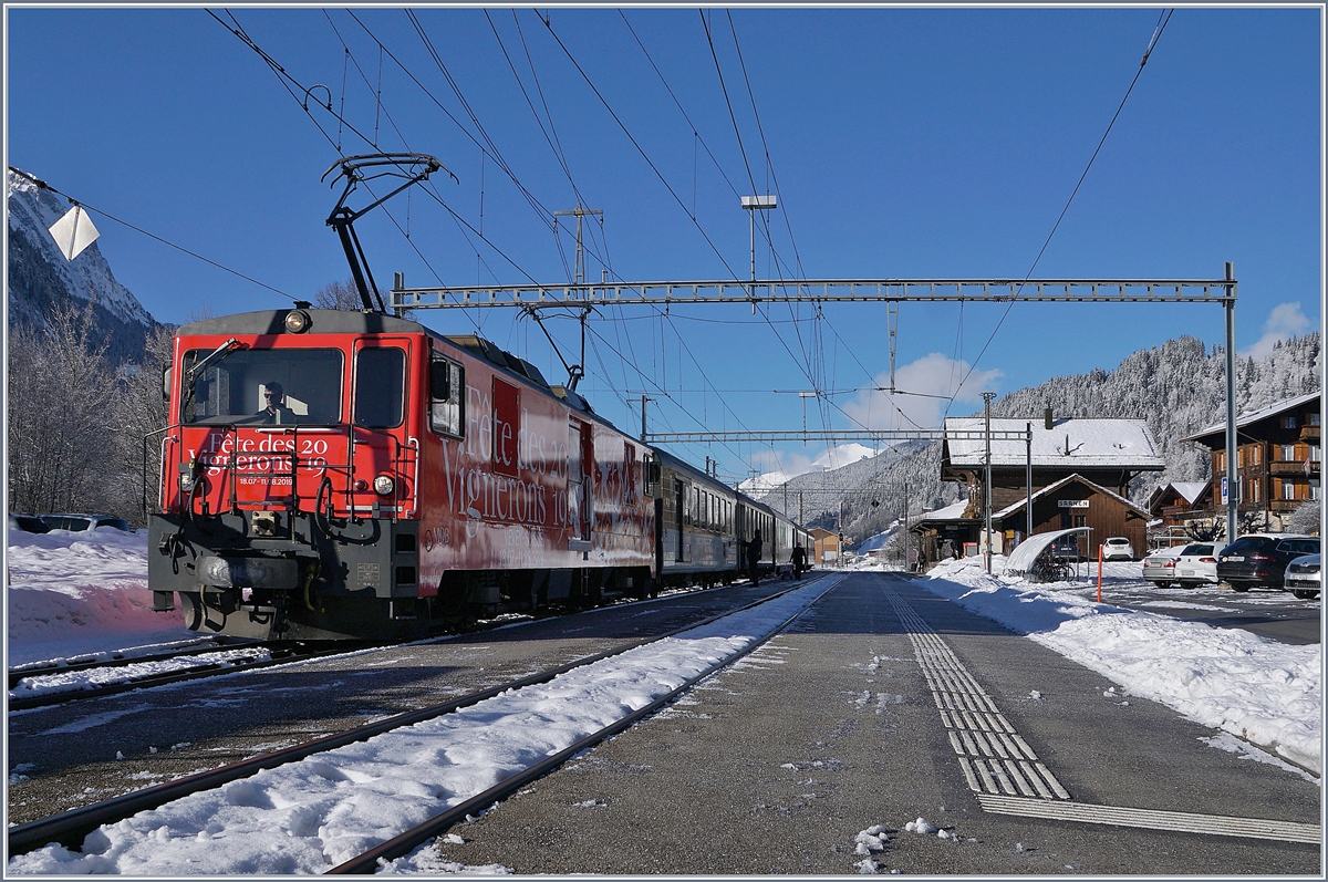 Die MOB GDe 4/4 6005 beim Halt in Saanen.
2. Feb. 2018