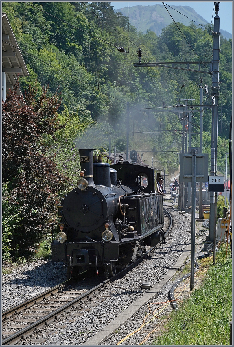 Die SBB Brünig Talbahn G 3/4 208 der Ballenberg Dampfbahn beim Rangieren in Brienz anlässlich der  Dampftage Brienz 2018 .
30. Juni 2018