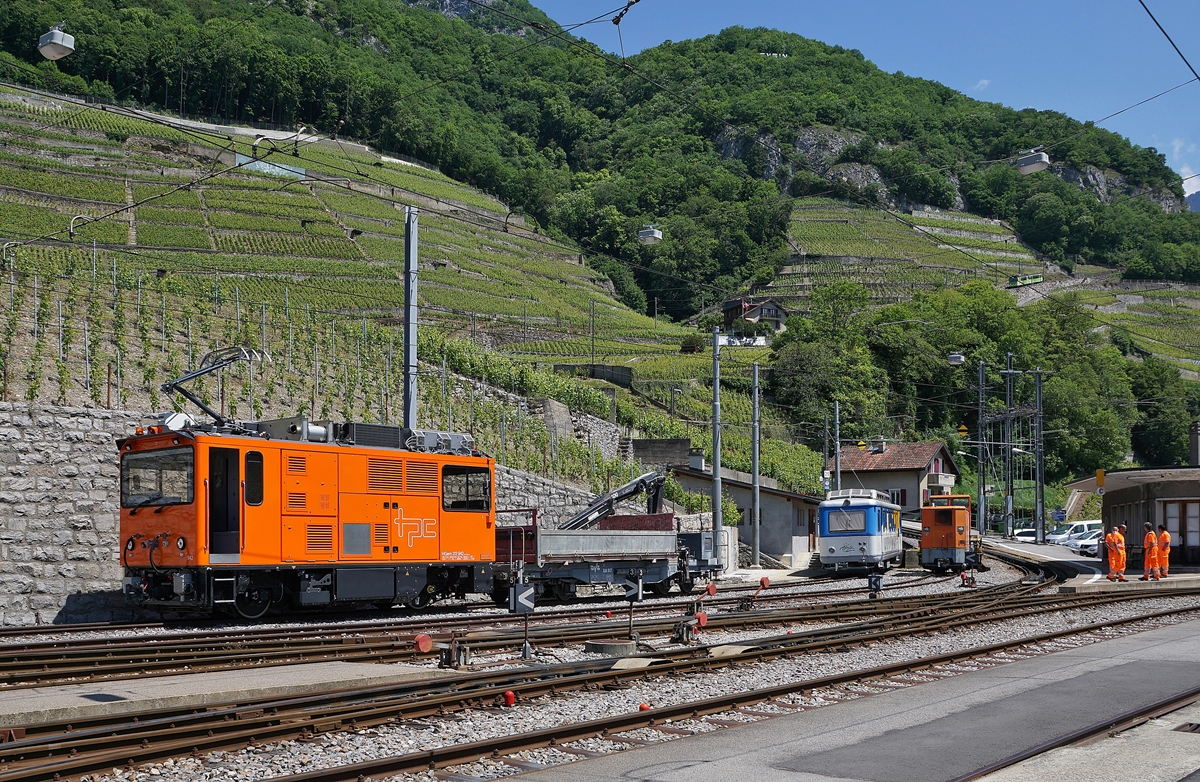 Die TPC GHem 2/2 942 mit einem Bauzug in Aigle D�p�t A-L. 

29. Mai 2020 