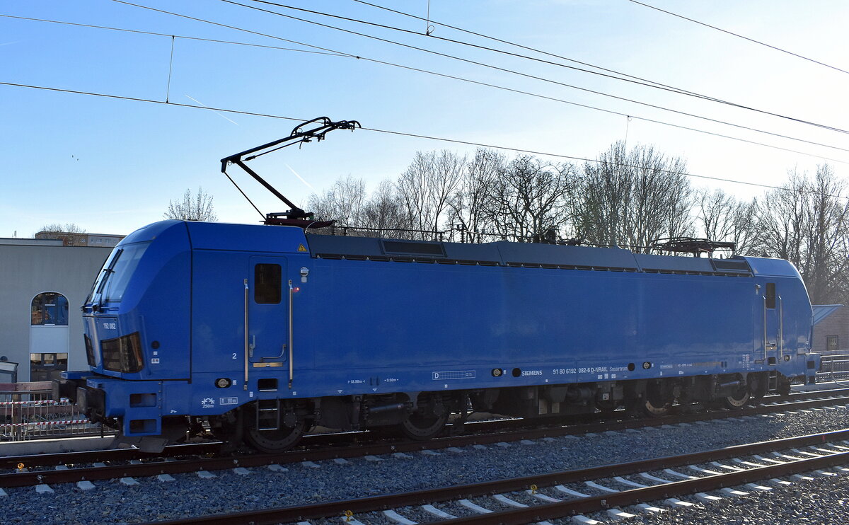 dispo-Tf Rail GmbH, Berlin [D] mit der geleasten northrail Smartron  192 082  [NVR-Nummer: 91 80 6192 082-6 D-NRAIL] am 15.12.25 Höhe Bahnhof Berlin Buch.