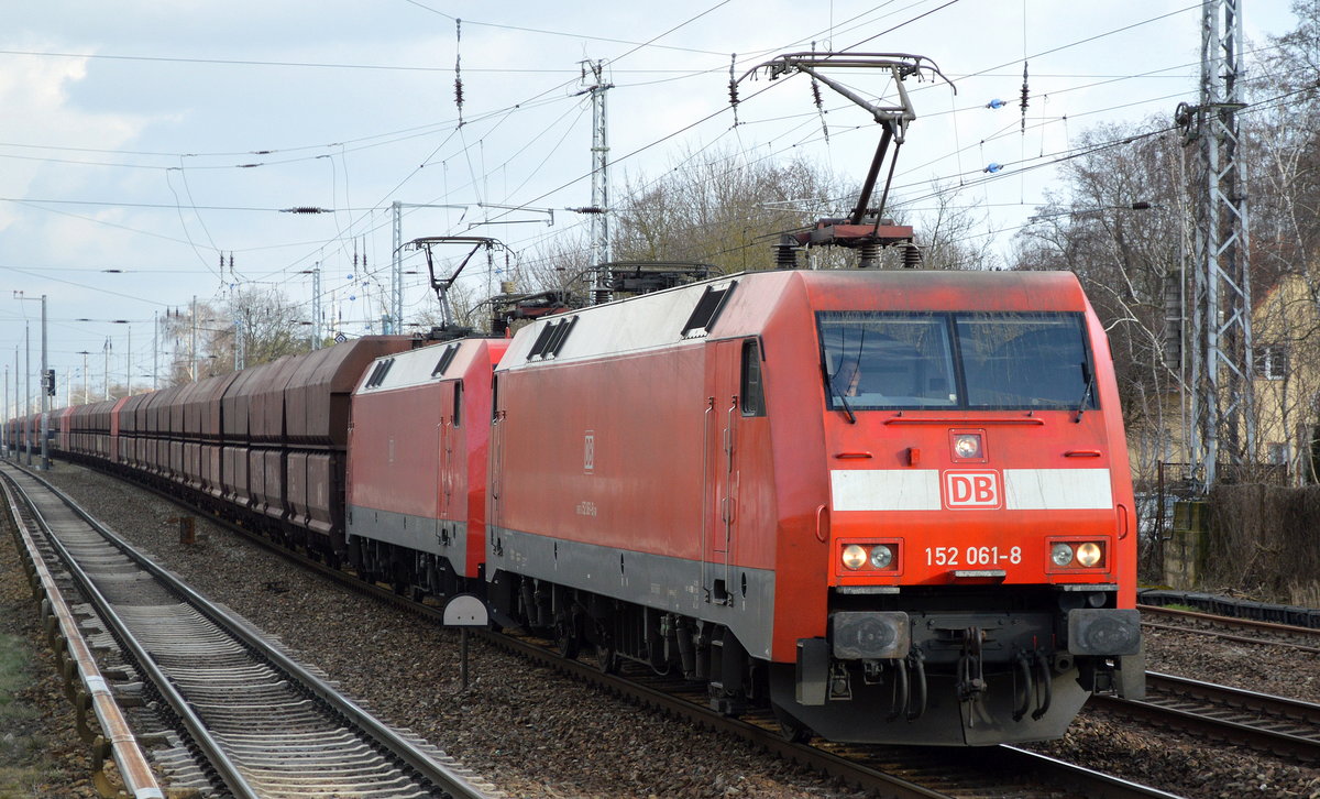 Doppeltraktion 152 061-8 + 152 003-3 mit Erzzug (leer) am 16.02.18 Berlin-Hirschgarten.