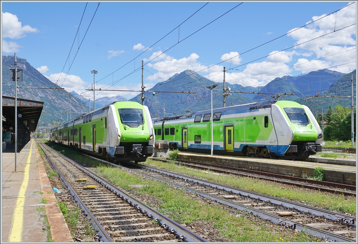 Ein Beispiel der vierteiligen ROCK-Treibzüge: Überraschend schnell haben die Trenord ETR 421 den Regionalverkehr Milano - Domodossola übernommen, so dass selbst die allgegenwärtige E 646 in Domodossola kaum mehr zu sehen ist. 

25. Juni 2022